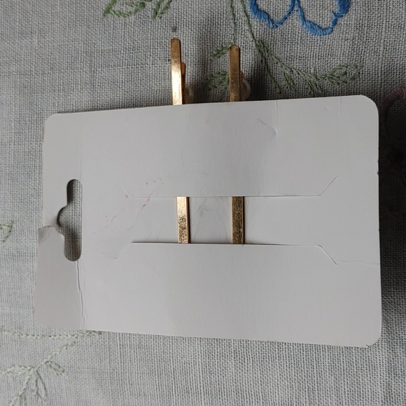 ♦️3 for $15 Pearl Bobby Pin Set - Picture 6 of 8